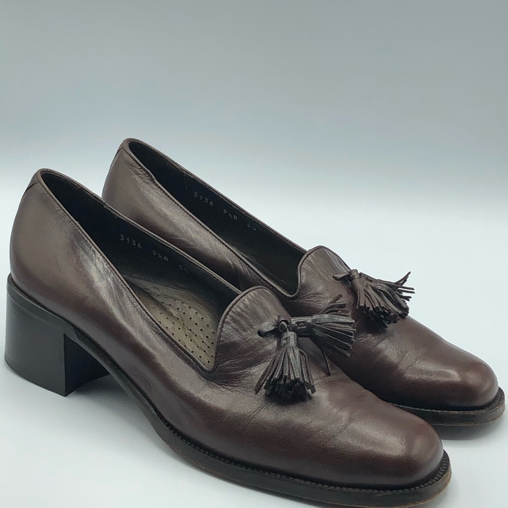 Cole Haan brown leather heeled loafer 9.5